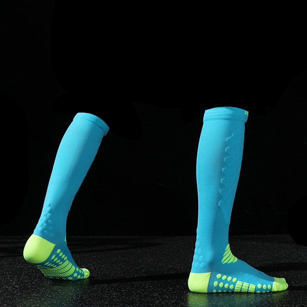 Fencing socks from Bout15 Fencing. Foil, Sabre, Epee. Free Shipping to Canada and US. Blue